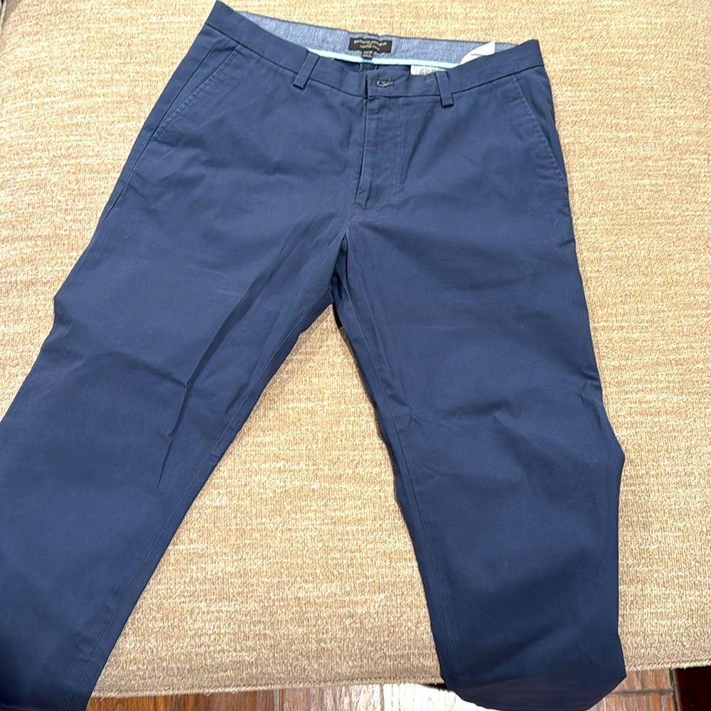 Banana Republic Navy Blue Chinos in excellent condition. 35x30